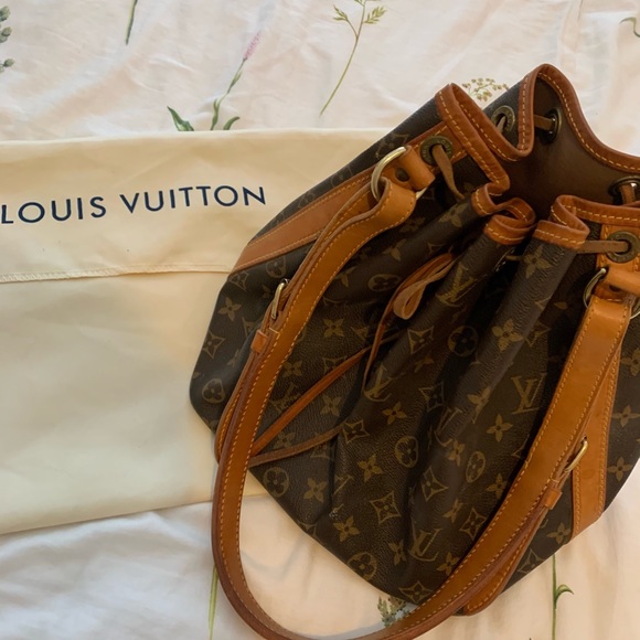 Handbags - Vintage Louis Vuitton Bucket Bag